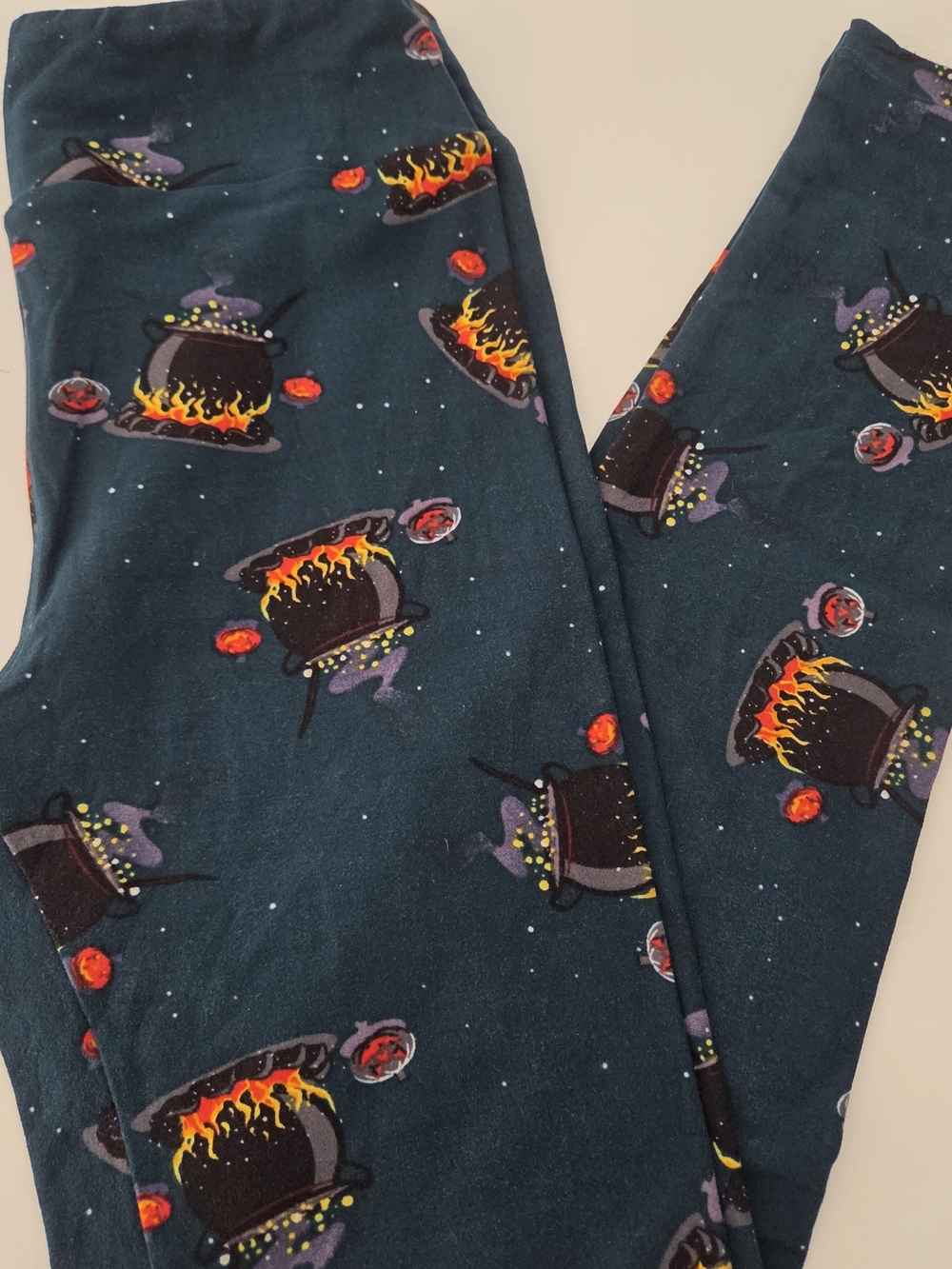 🆕️ LuLaRoe Rare Witches Brew OS Halloween Leggings